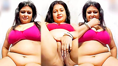 CHUT MERI CHODO, Sex Ki Pyasi Desi Indian Bhabhi Ki Video Call Per Chudai, Bada Lund Dekh Kar Chut Ki Pyas Bhujai (Hindi Audio)