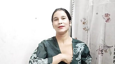 Step sister ko new dress dilwa kar jabar dasti pel diya