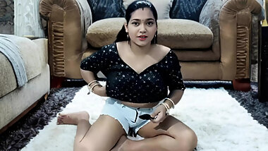 Bhabhi ka blouse fat Gaya devar ne uthaya Maja, desi hindi audio porn sex
