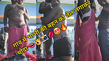 Bhabhi was fucked after applying oil in the village