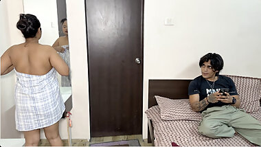 Sister-in-law came out of the bathroom in the towel after bathing