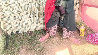 Indian village aunty fucked in Field by her son's friend hot desi Hindi sex video