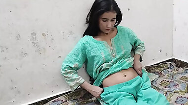 Soyi hui step sister ko paise dekar jabar dasti pela
