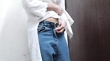 Bhabhi ki jawani dekh kar muh me paani aa gya