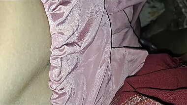 Madhu bhabhi ko condom lgakr choda hard fucking