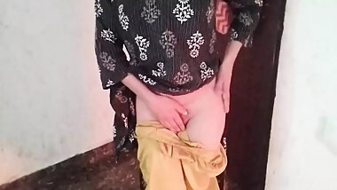 Muslim girl ko abbu jaan ne jabar dasti ghar me chod diya