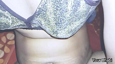 Indian hot bhabhi removed the water by fingering in chute, pat 1