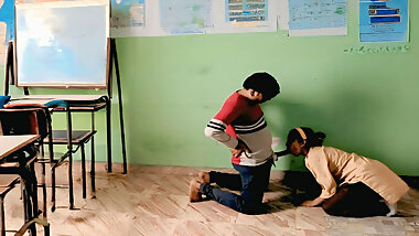 Indian Kolkata School Girl Sex In Class