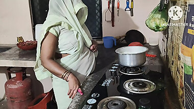 Desi Desi father in law fucked his daughter in law at home alone