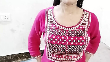 College girl ka bathroom MMS video viral