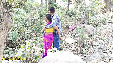 Desi Family Sex , Stepfather Caught His Stepdaughter For Sex From Outside Village