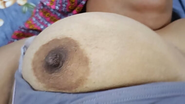 Catchy busty wants to play part 2 with her curvy body and moves