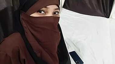 Juicy pussy of a beautiful Muslim girl, I've never fucked before