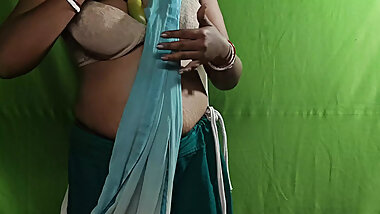 Desi Bhabhi New Sexy Video Bhai Ki Jomke Chudai Edge Se Peeche Se Charobaur