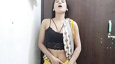 Step mother ko akele dekh kar jabar dasti chod diya