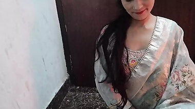 Cute step sister ko paise de kar jabar dasti pela