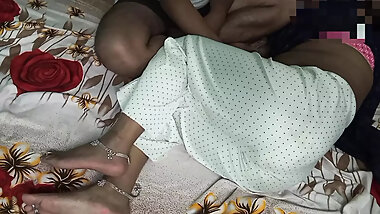 New romantic and sexy video in Hindi.