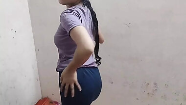 School girl ko paise dekar kar hotel me le jakar choda