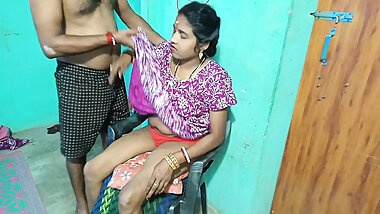 The father-in-law made his daughter-in-law sit on a chair and fucked her naked