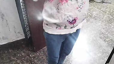 Desi aunty ko paise de kar choda