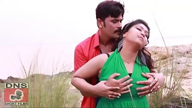 Hot desi shortfilm 308 - Boobs squeezed & pressed continuously, smooches