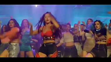 Garmi song: Hot song, Streat dancer