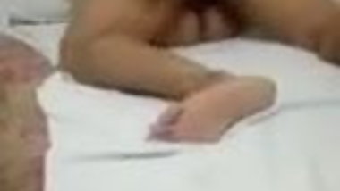 andhra lanja valla nana to hotel lo dengichukuntundi