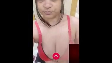 Sexy bhabhi on whatsapp call