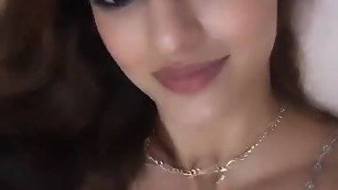 Dish patani hot cleavage