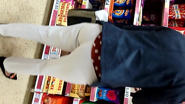 Candid Indian milf white pants vpl pt1