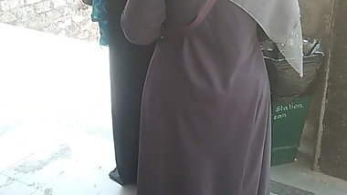 desi burqa gaand standing