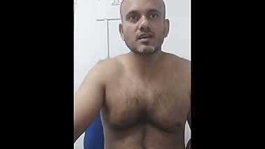 Indian daddy getting notty on cam