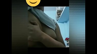 desi girl showing big pure boobs