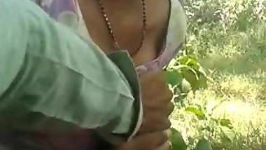 bihari girl outdoor boyfriend crushing boob